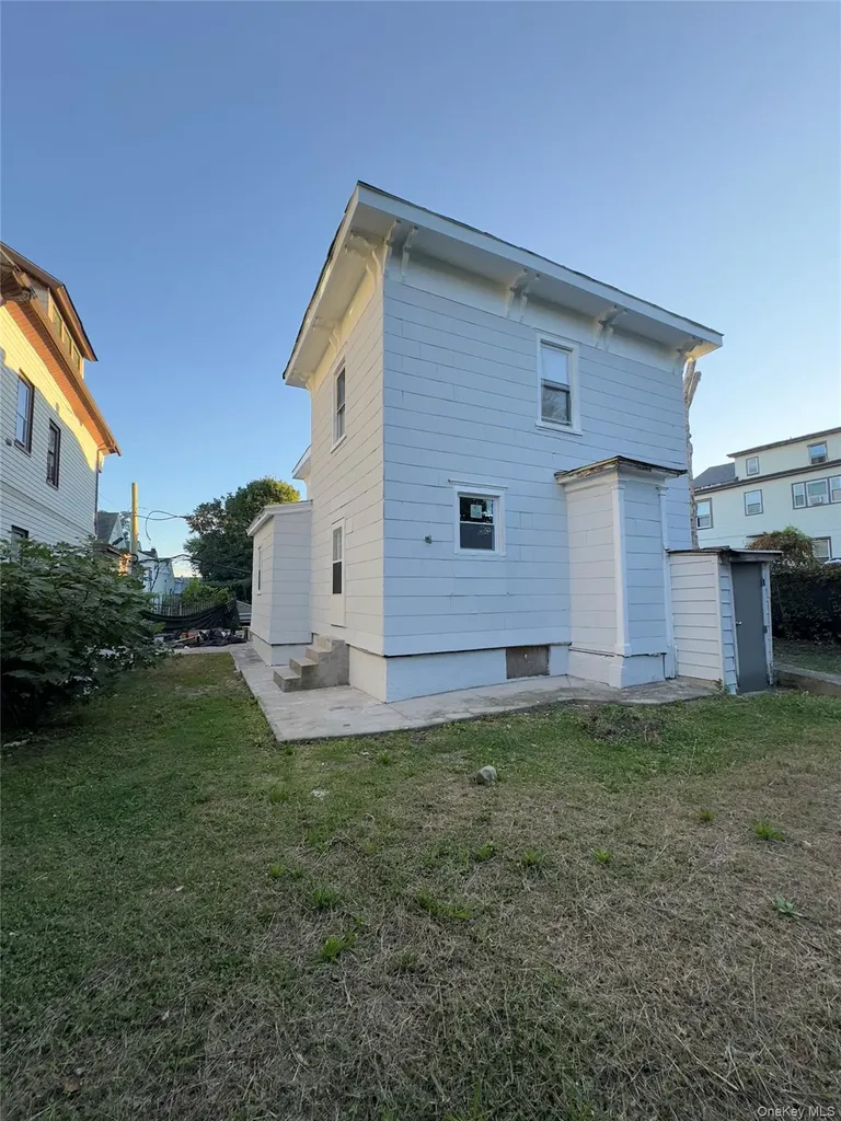 11 Lafayette Place Yonkers NY 10701