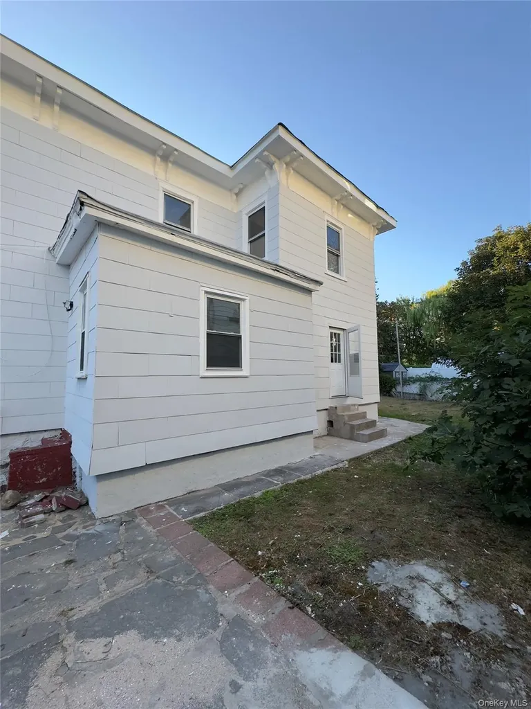 11 Lafayette Place Yonkers NY 10701