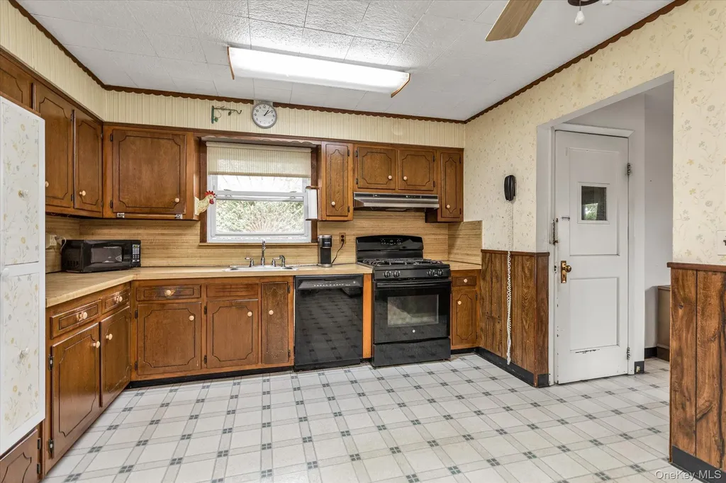 1280 Arlington Avenue Elmont NY 11003