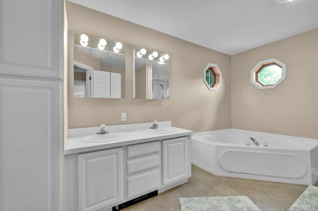 8 Roosa Road Wallkill NY 12589