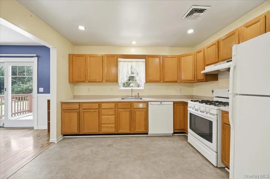 16 Overlin Road Patterson NY 12563