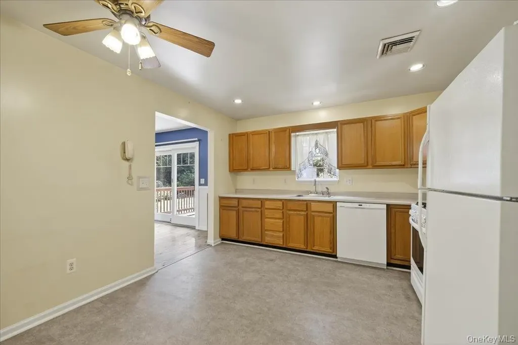 16 Overlin Road Patterson NY 12563