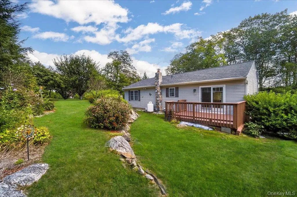 16 Overlin Road Patterson NY 12563