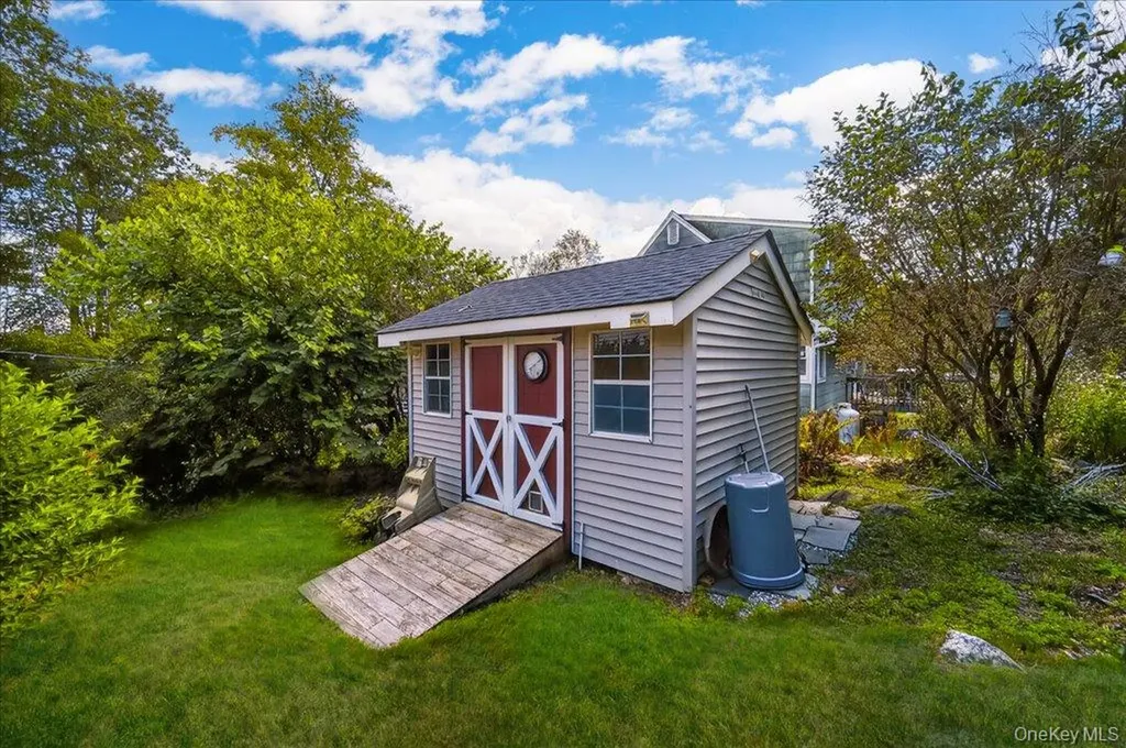 16 Overlin Road Patterson NY 12563