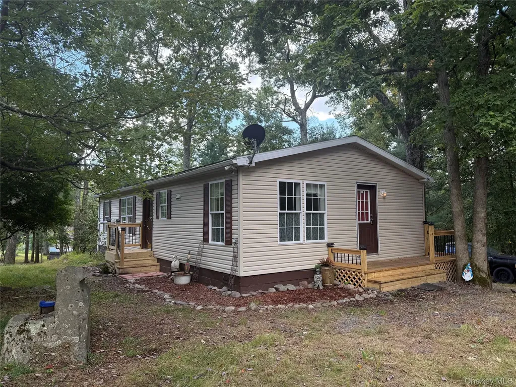 35 Oneida Trail Glen Spey NY 12737