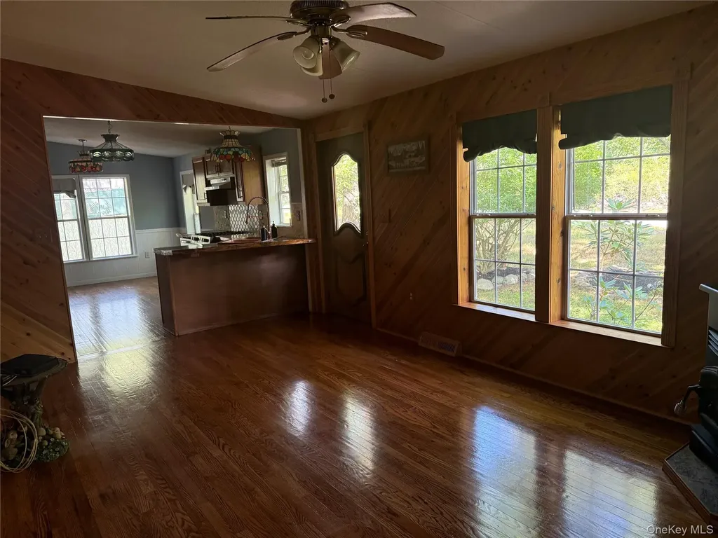 35 Oneida Trail Glen Spey NY 12737
