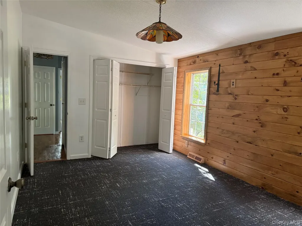 35 Oneida Trail Glen Spey NY 12737