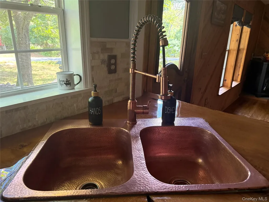 35 Oneida Trail Glen Spey NY 12737