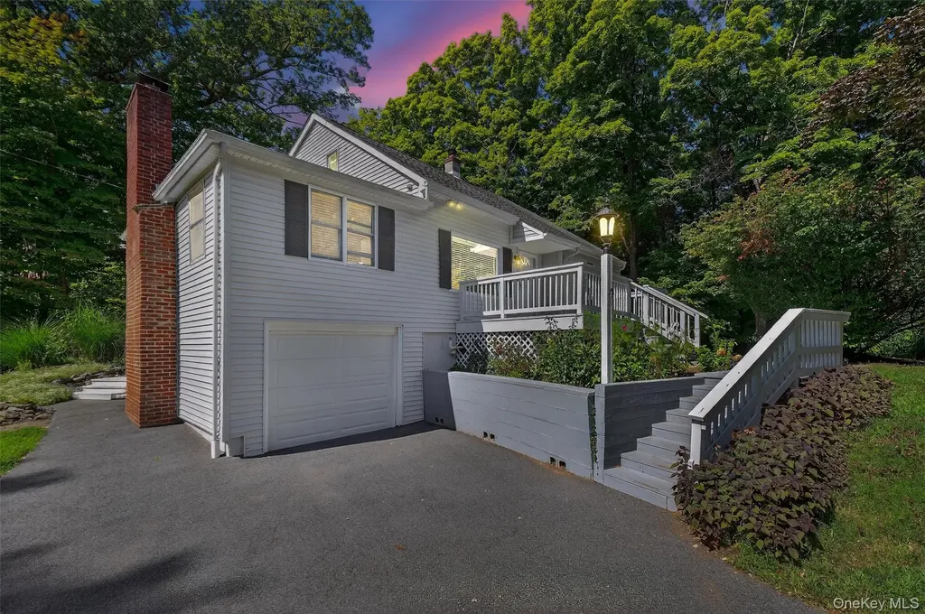 4 Knolls Road Poughkeepsie NY 12601