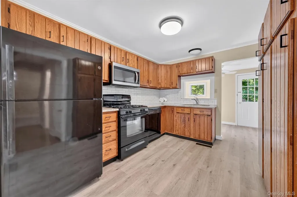4 Knolls Road Poughkeepsie NY 12601