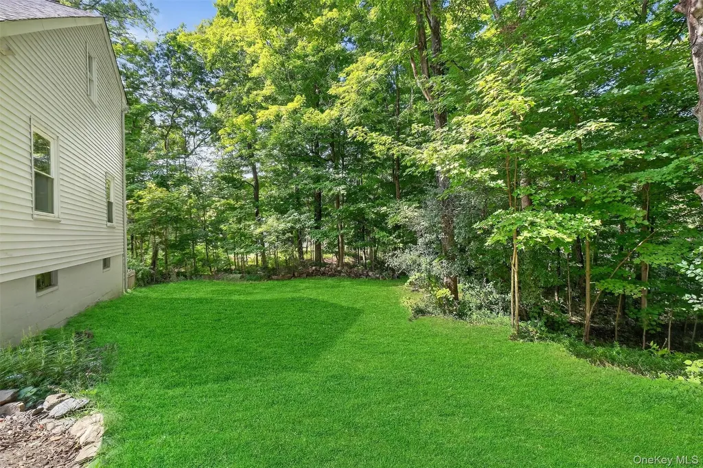 4 Knolls Road Poughkeepsie NY 12601