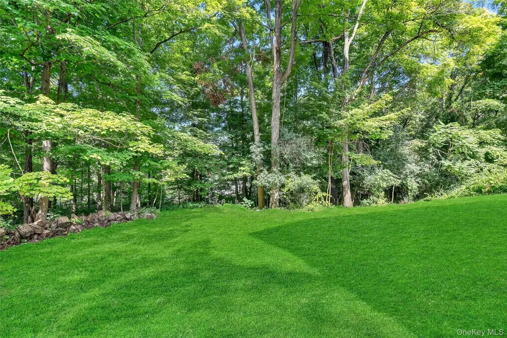 4 Knolls Road Poughkeepsie NY 12601