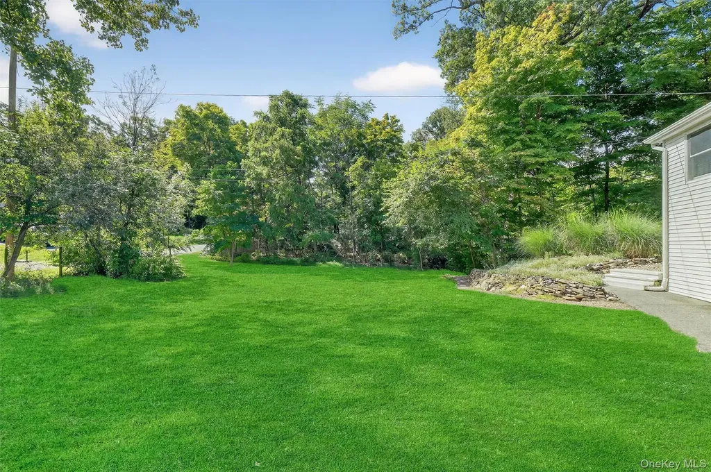4 Knolls Road Poughkeepsie NY 12601