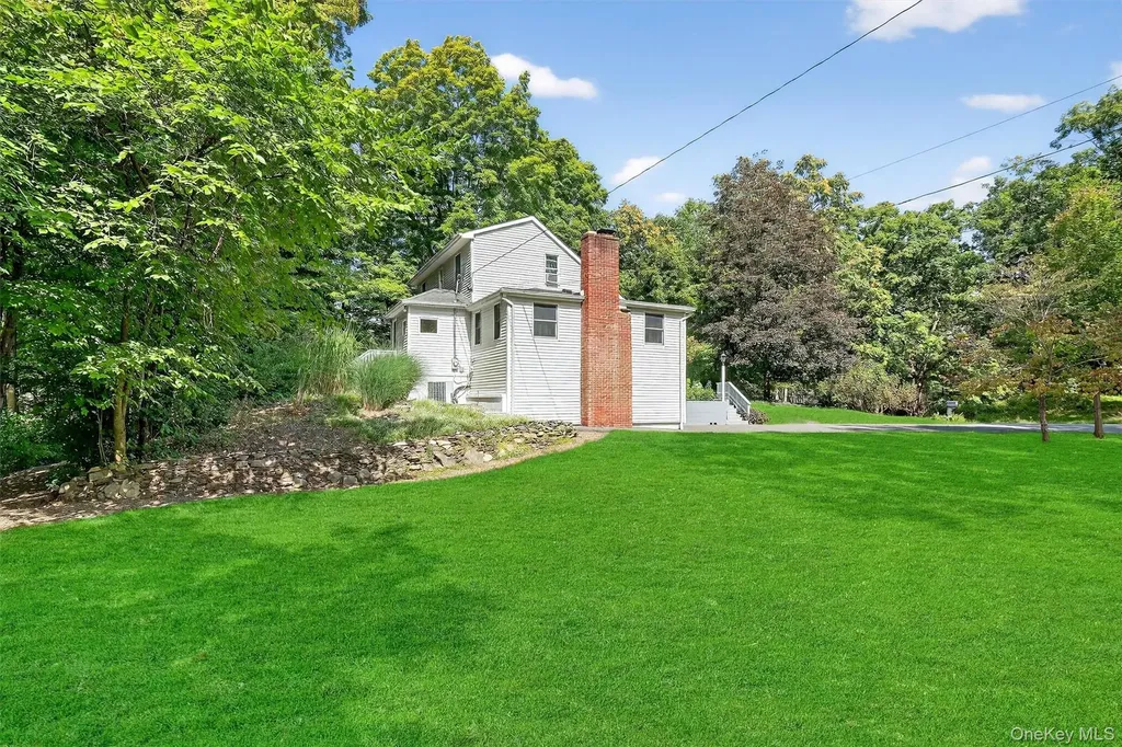 4 Knolls Road Poughkeepsie NY 12601