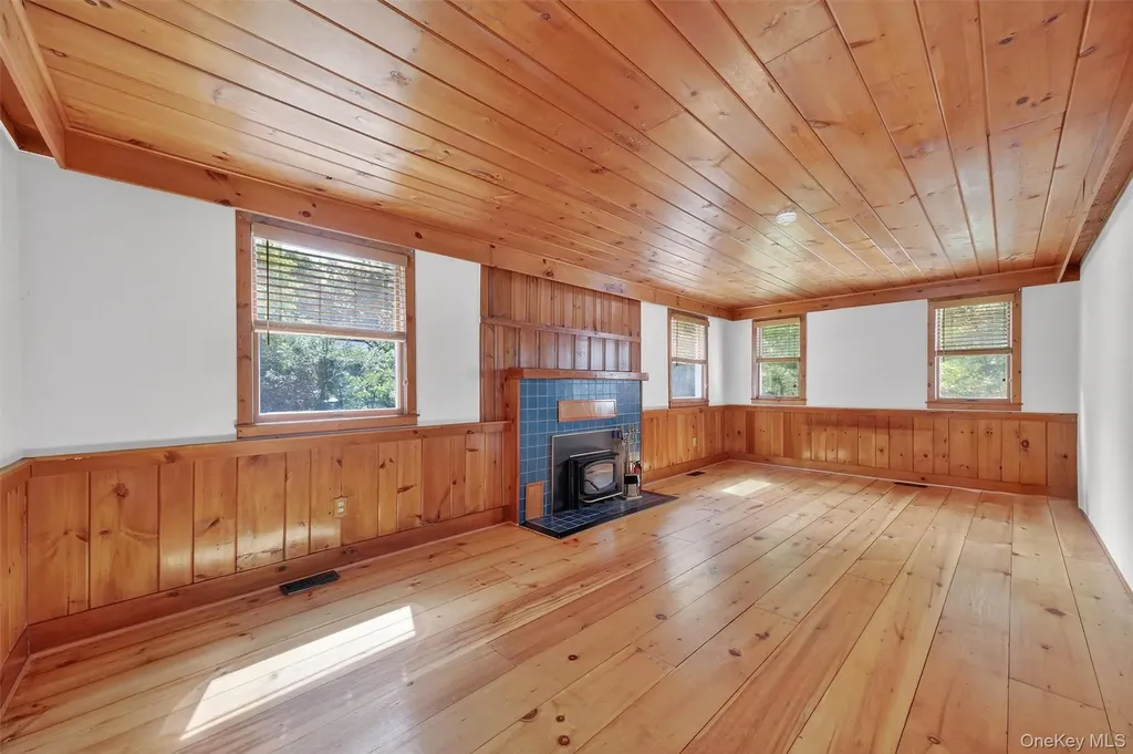 4 Knolls Road Poughkeepsie NY 12601