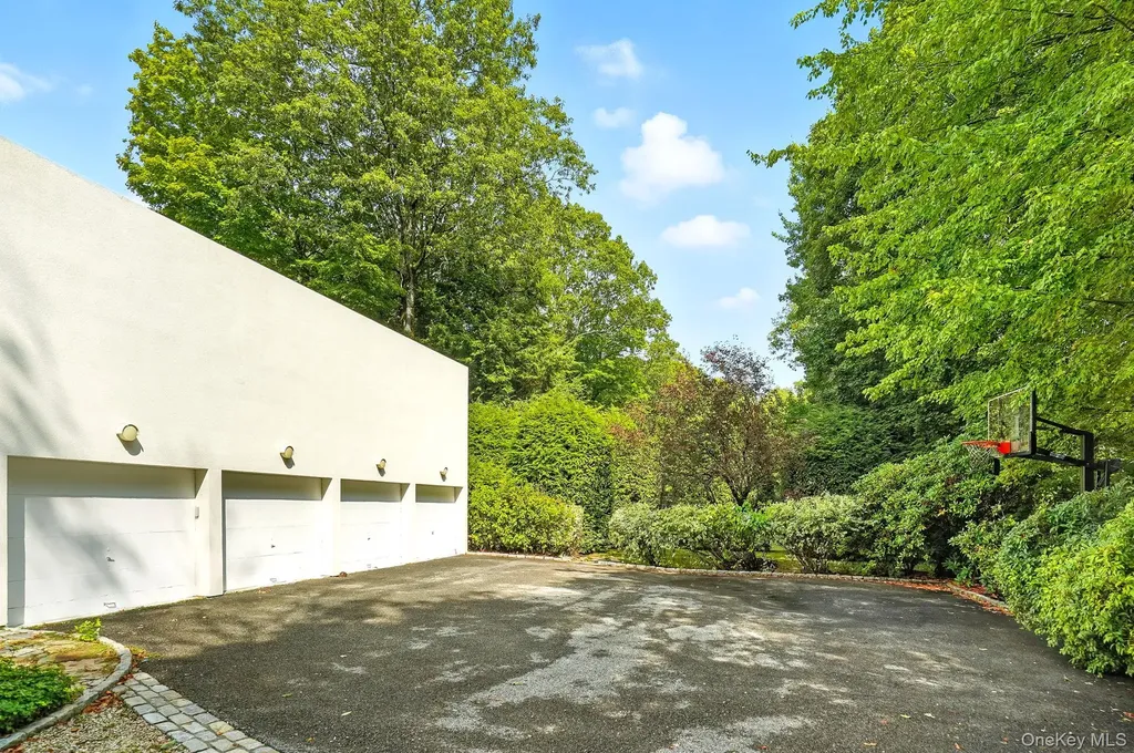 20 Bessel Lane Chappaqua NY 10514