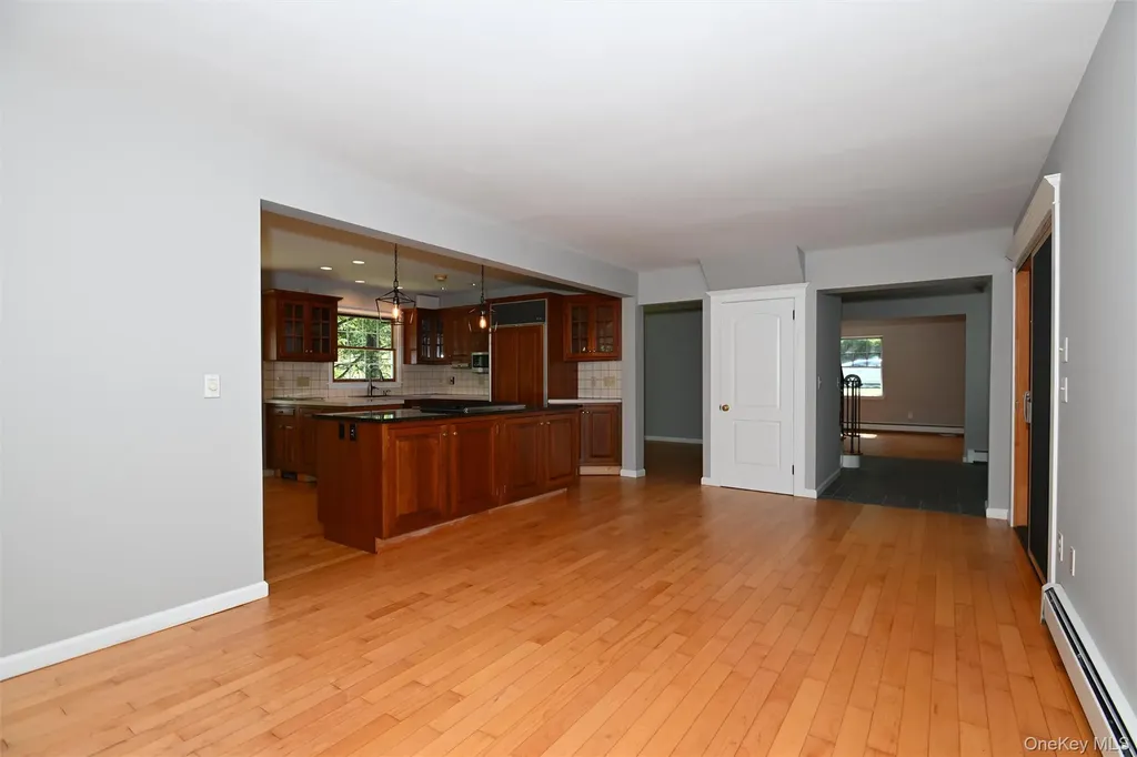 5 Watergate Drive Amawalk NY 10501