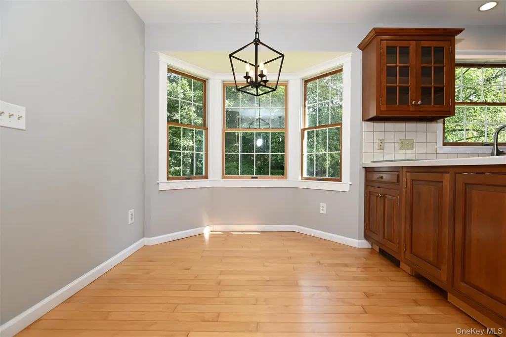 5 Watergate Drive Amawalk NY 10501