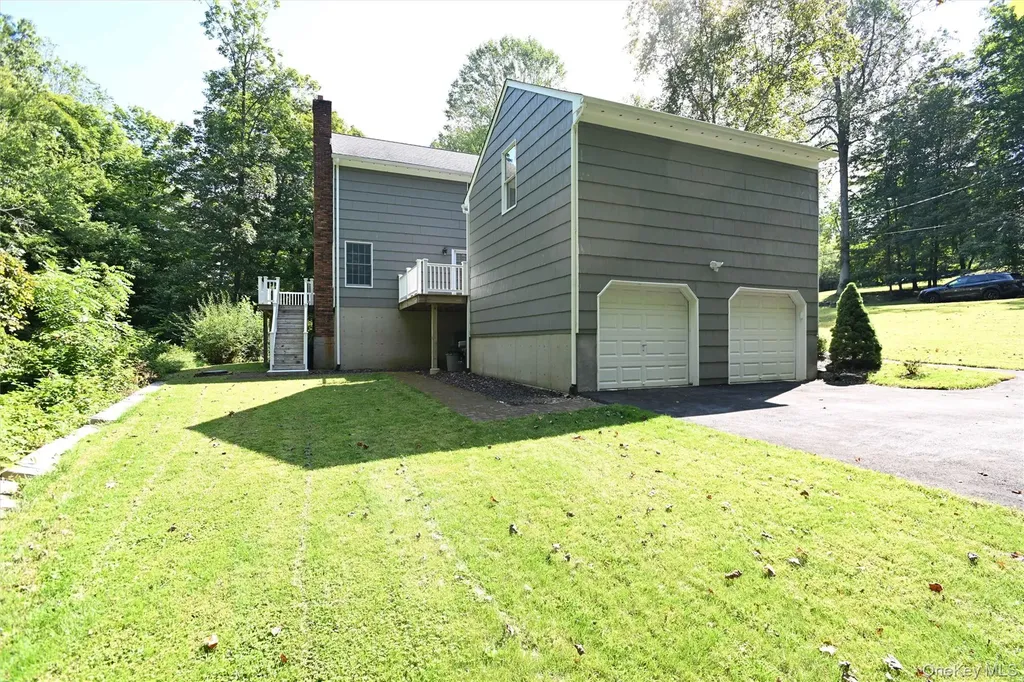 5 Watergate Drive Amawalk NY 10501