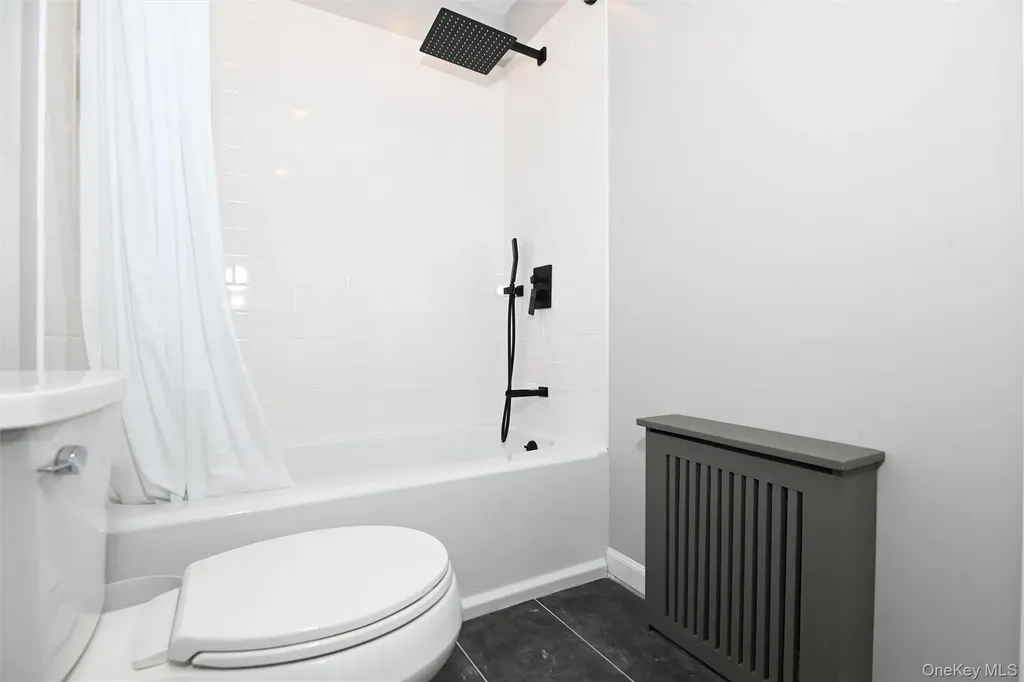 5 Watergate Drive Amawalk NY 10501
