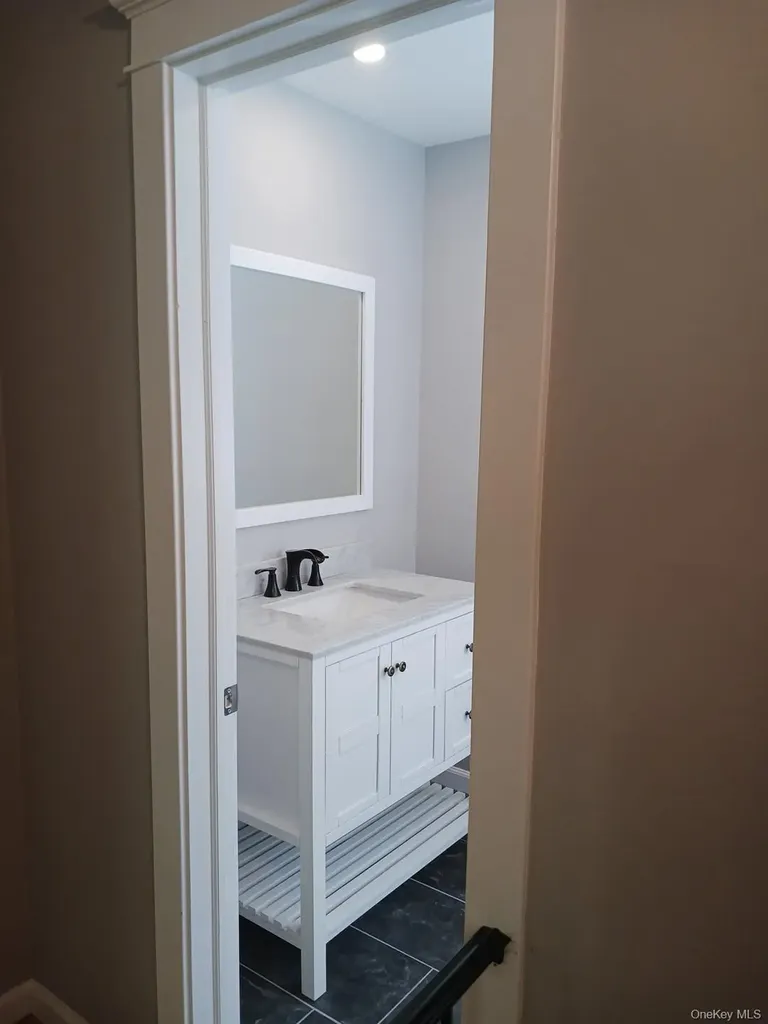 5 Watergate Drive Amawalk NY 10501