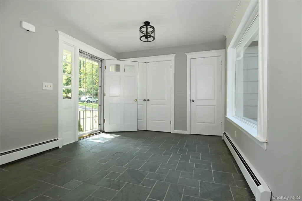 5 Watergate Drive Amawalk NY 10501