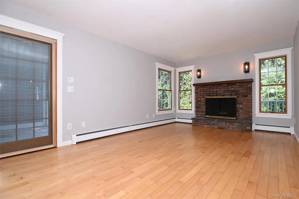 5 Watergate Drive Amawalk NY 10501