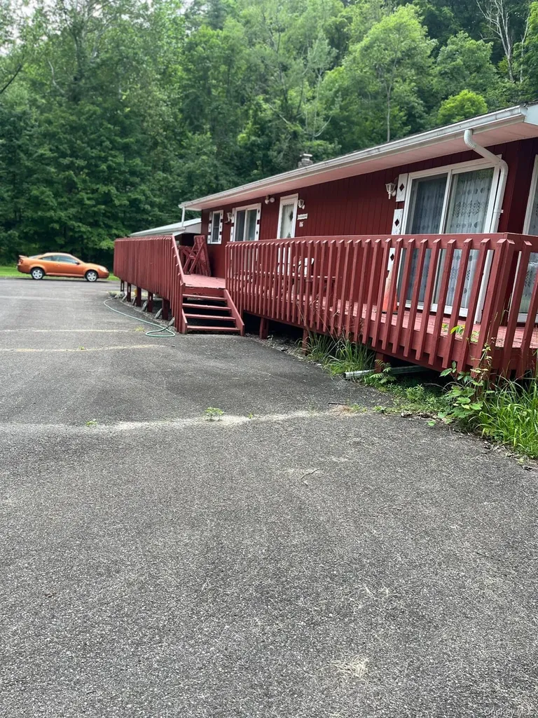 116 Nissenbaum Drive Spring Glen NY 12428