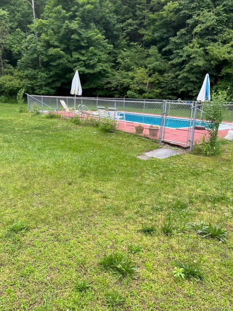 116 Nissenbaum Drive Spring Glen NY 12428