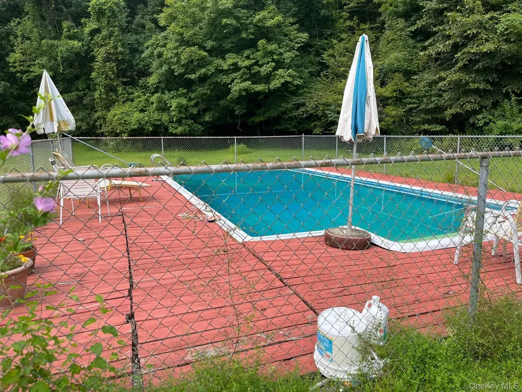 116 Nissenbaum Drive Spring Glen NY 12428