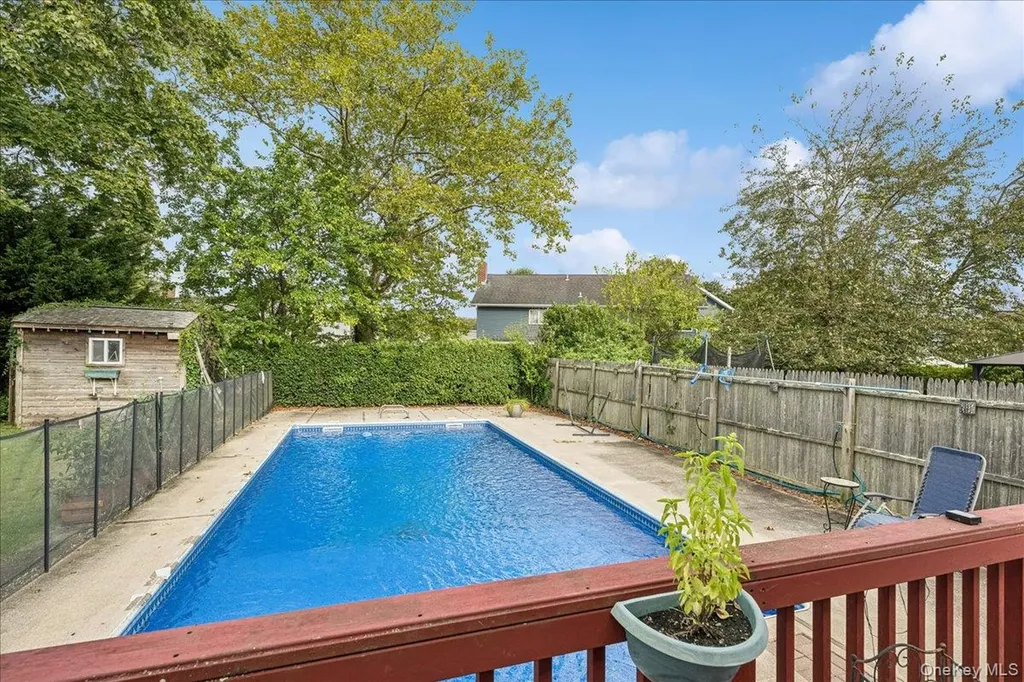 27 Mell Drive North Babylon NY 11703
