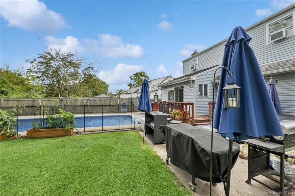 27 Mell Drive North Babylon NY 11703