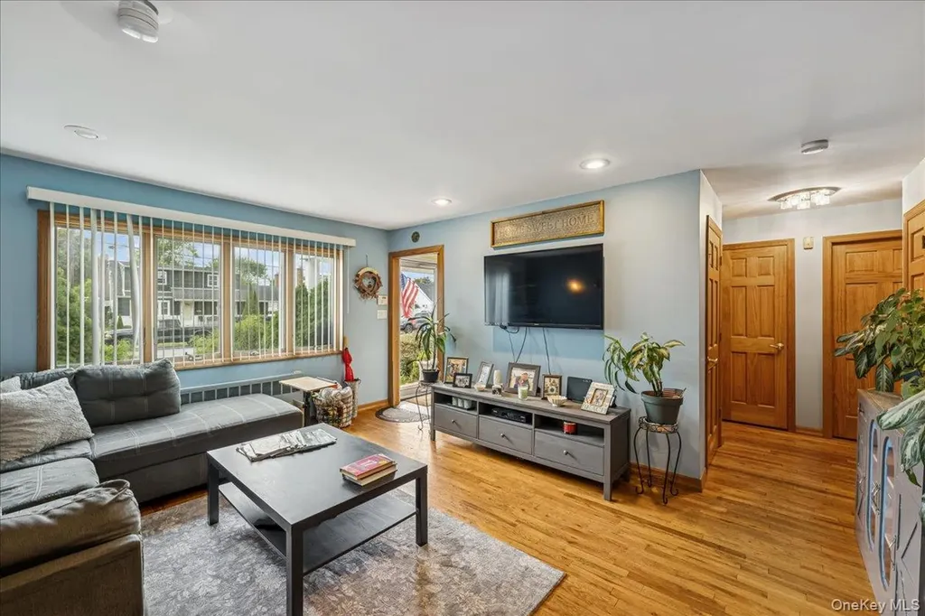 27 Mell Drive North Babylon NY 11703