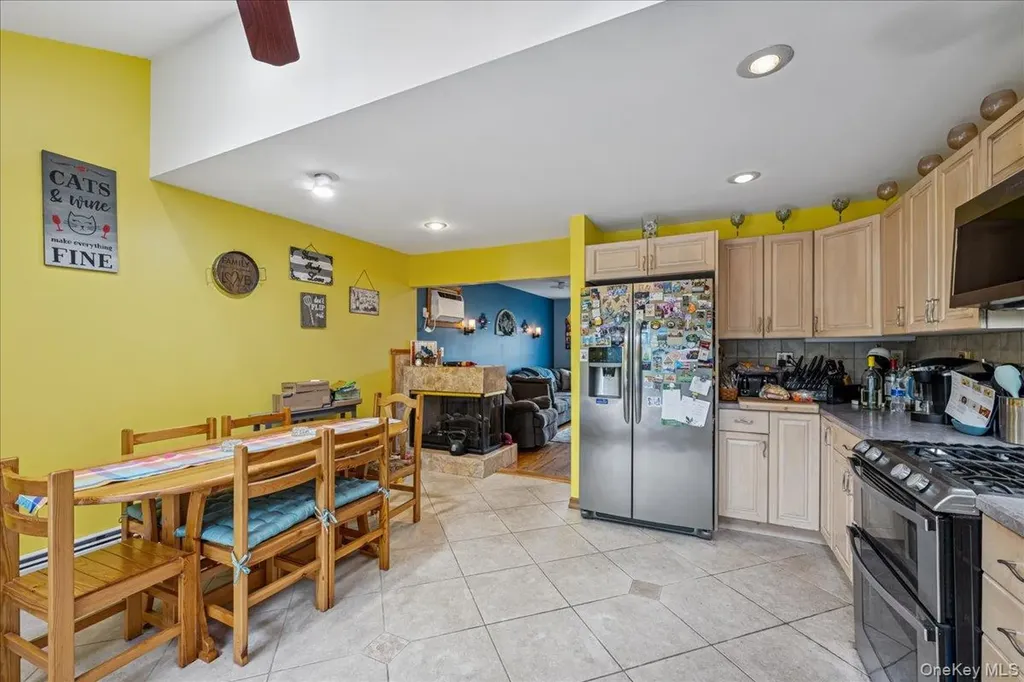 27 Mell Drive North Babylon NY 11703