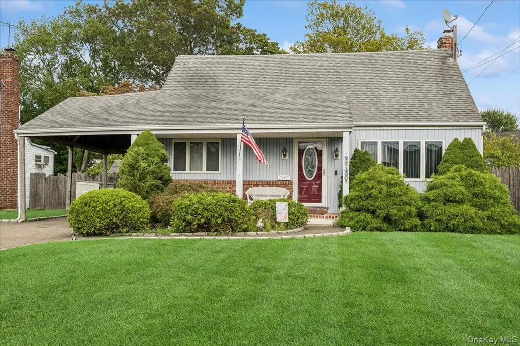 27 Mell Drive North Babylon NY 11703