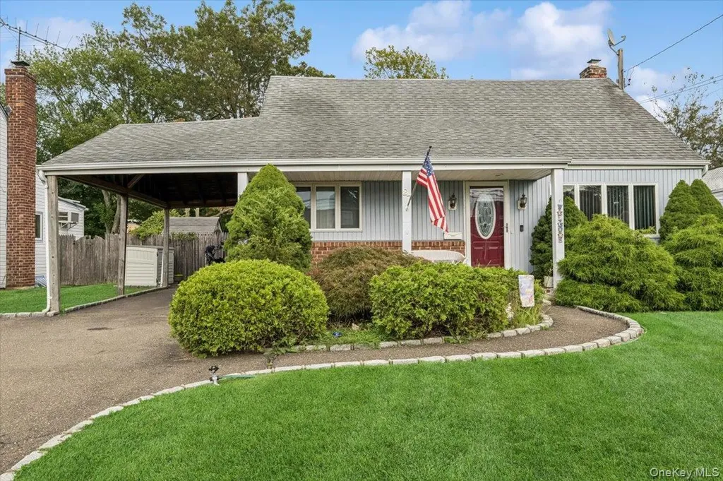 27 Mell Drive North Babylon NY 11703