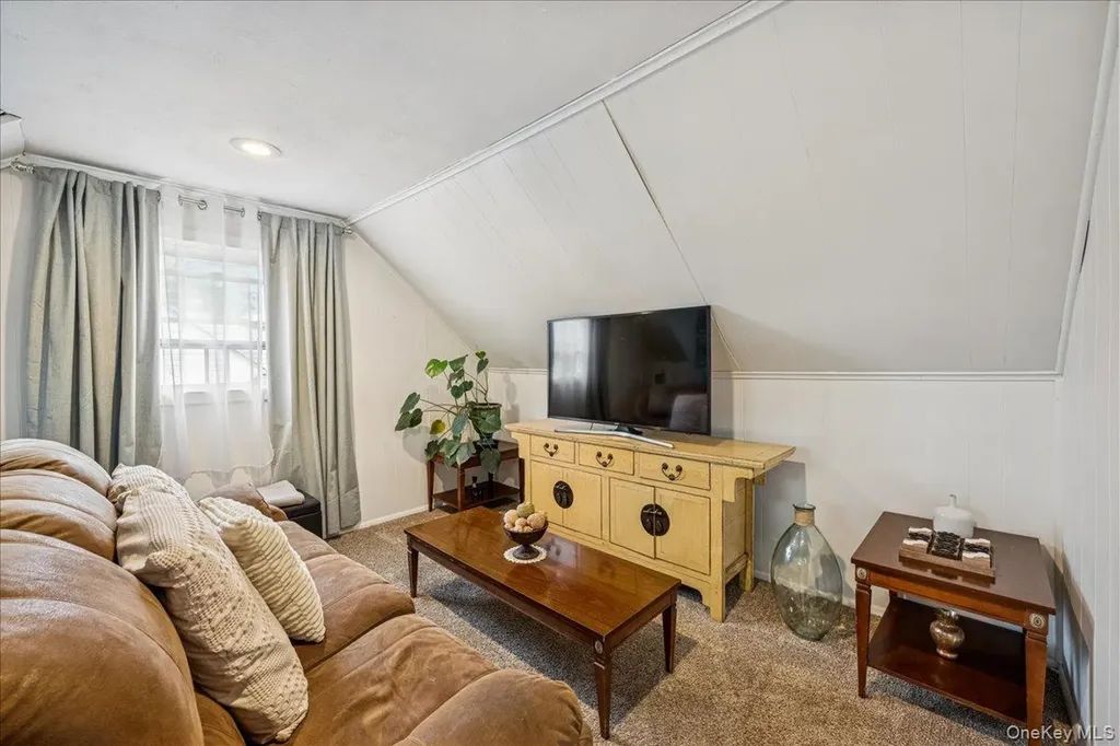 27 Mell Drive North Babylon NY 11703
