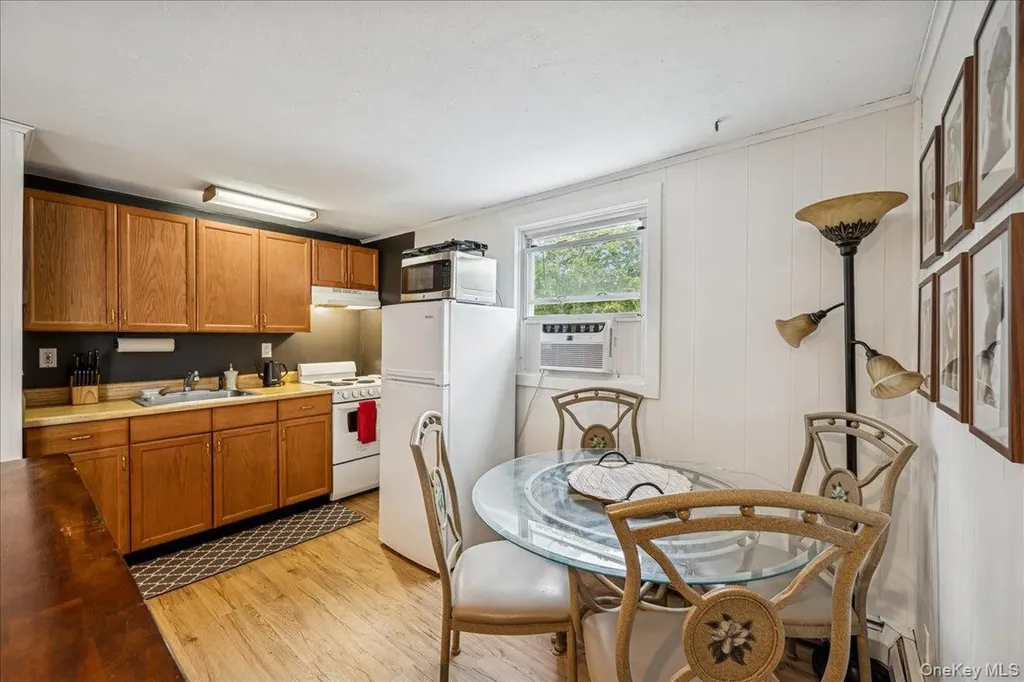 27 Mell Drive North Babylon NY 11703