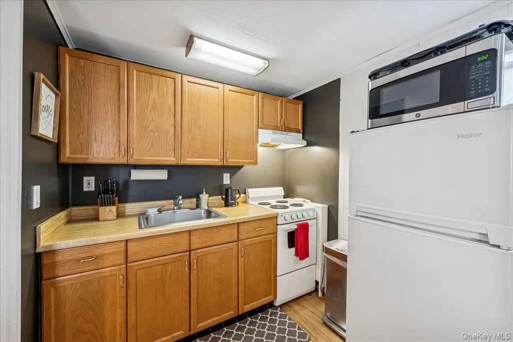 27 Mell Drive North Babylon NY 11703