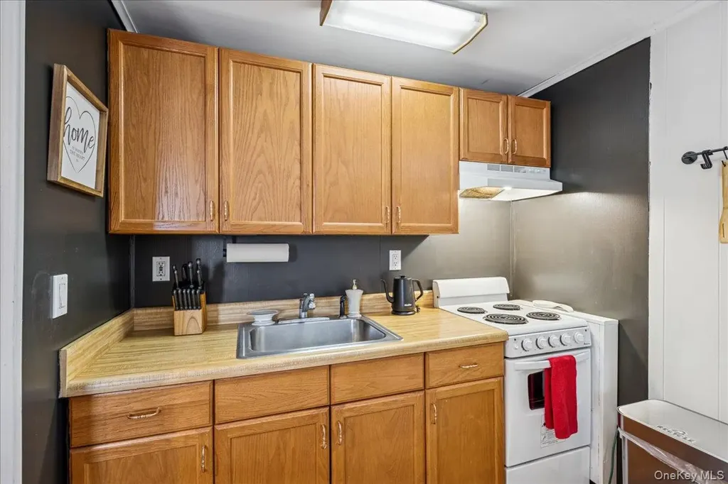 27 Mell Drive North Babylon NY 11703