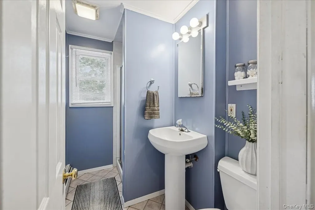 27 Mell Drive North Babylon NY 11703