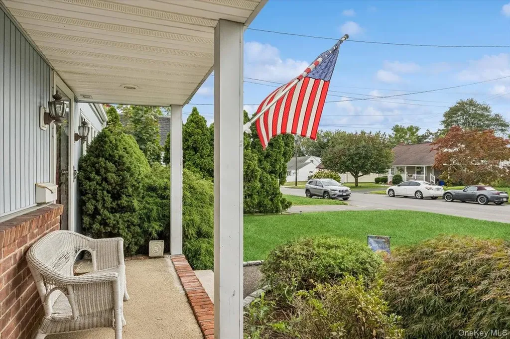 27 Mell Drive North Babylon NY 11703