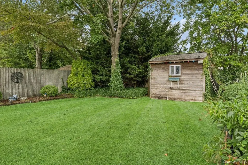 27 Mell Drive North Babylon NY 11703