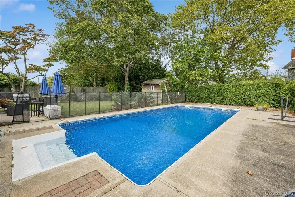 27 Mell Drive North Babylon NY 11703