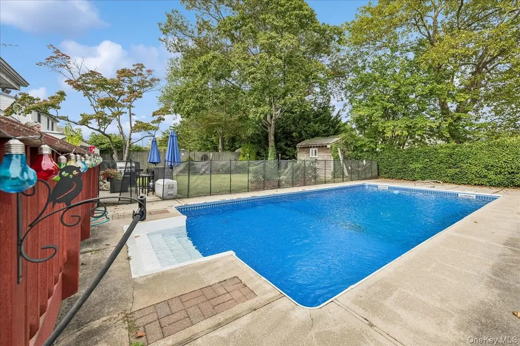 27 Mell Drive North Babylon NY 11703