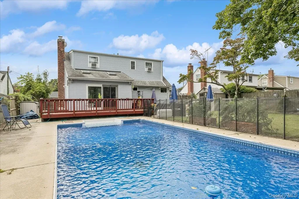27 Mell Drive North Babylon NY 11703