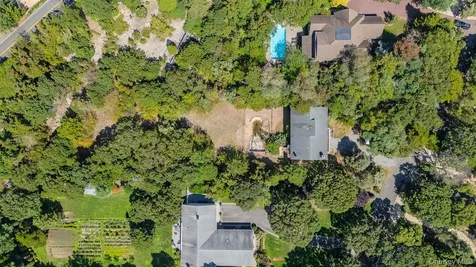 3 Beach Plum Drive Asharoken NY 11768