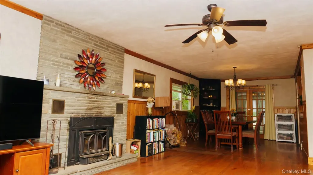 43 Cardinal Road Hyde Park NY 12538
