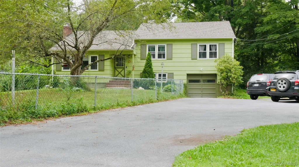 43 Cardinal Road Hyde Park NY 12538