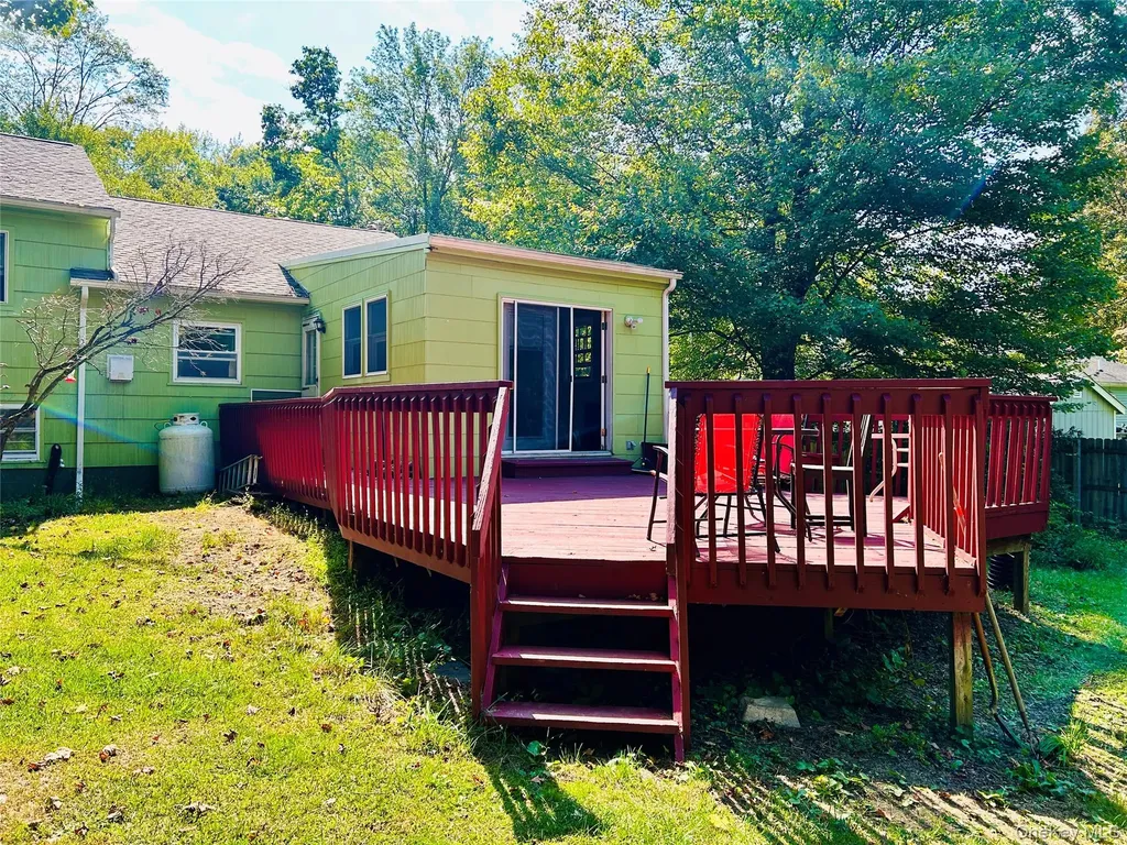 43 Cardinal Road Hyde Park NY 12538